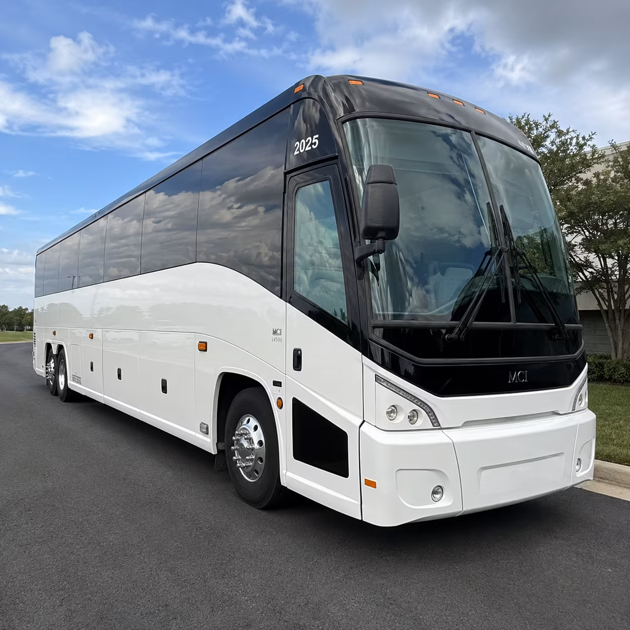 bus rentals to garden of the gods and colorado springs natural landmarks